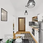 Comfort - 5 Min Walk To Nivy Bus Station And Twin