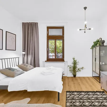 Comfort - 5 Min Walk To Nivy Bus Station And Twin Apartmán *