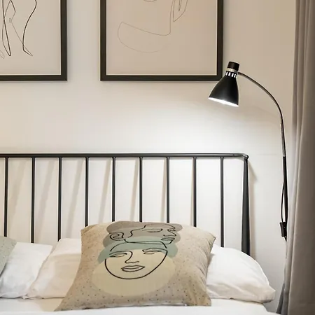 Comfort - 5 Min Walk To Nivy Bus Station And Twin * Bratislava