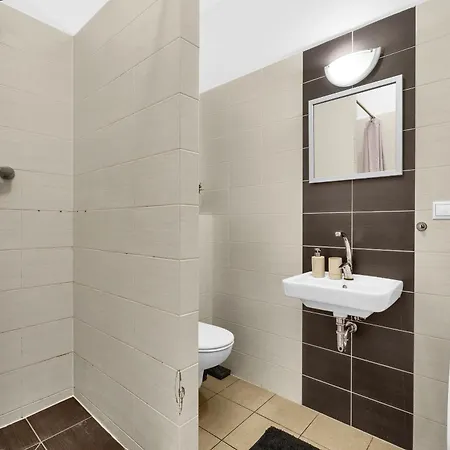 Apartmán Comfort - 5 Min Walk To Nivy Bus Station And Twin