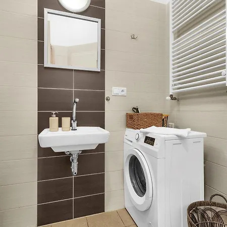 Comfort - 5 Min Walk To Nivy Bus Station And Twin Apartmán Bratislava