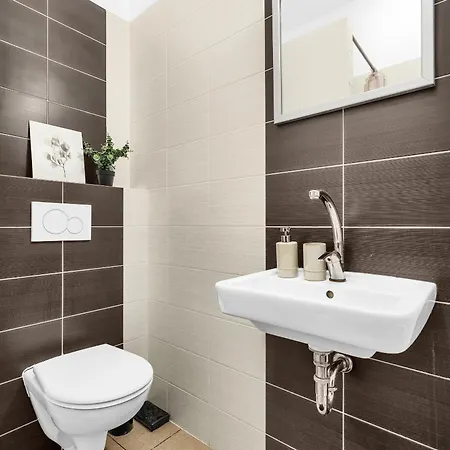 Comfort - 5 Min Walk To Nivy Bus Station And Twin Apartmán Bratislava