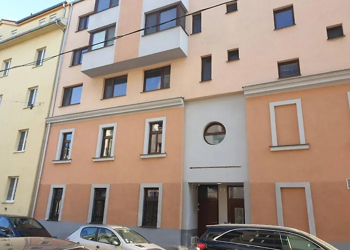 Comfort - 5 Min Walk To Nivy Bus Station And Twin Bratislava