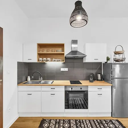 Comfort - 5 Min Walk To Nivy Bus Station And Twin ברטיסלאבה